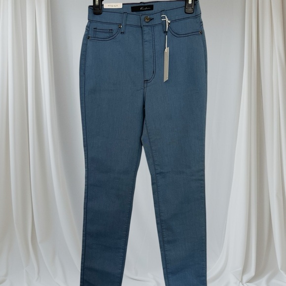 High waisted stretchy jeans multiple sizes, light blue - Picture 2 of 8